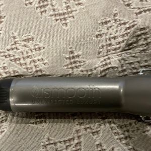 Usmooth curling iron